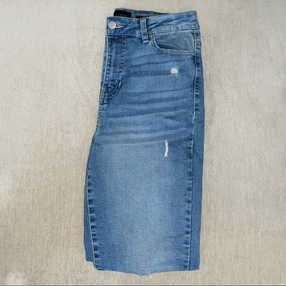 Kendall + Kylie Kontour High Rise Light Wash Jeans - Picture 4 of 6